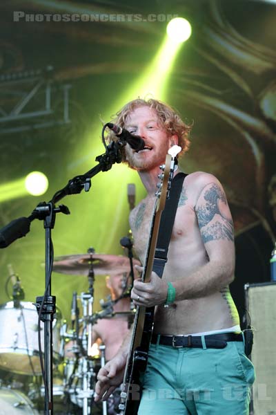 BIFFY CLYRO - 2014-07-06 - BELFORT - Presqu'ile du Malsaucy - James Roberto Johnston - Ben Hamilton Johnston